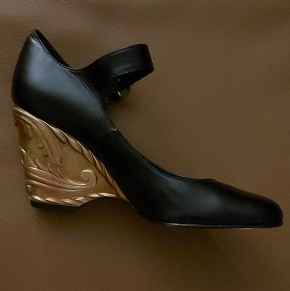Ramon Tenza gold wedge heels - Picture 3 of 13